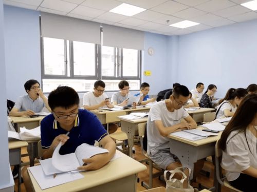 房地產(chǎn)與教育培訓(xùn)行業(yè)調(diào)整下的中國財富分配新周期——教育咨詢新機(jī)遇探析